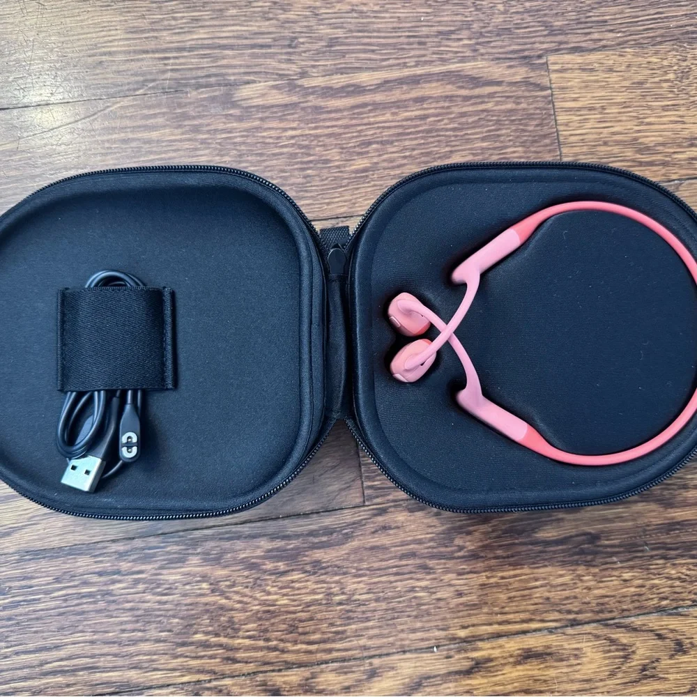 Shokz OpenRun Pro Bone Conduction Headphones with Case, Standard Size, Like New - Picture 5 of 7